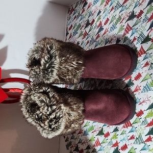 NeverWet BEARPAW Womens Maroon  Boots Woman's Size 5